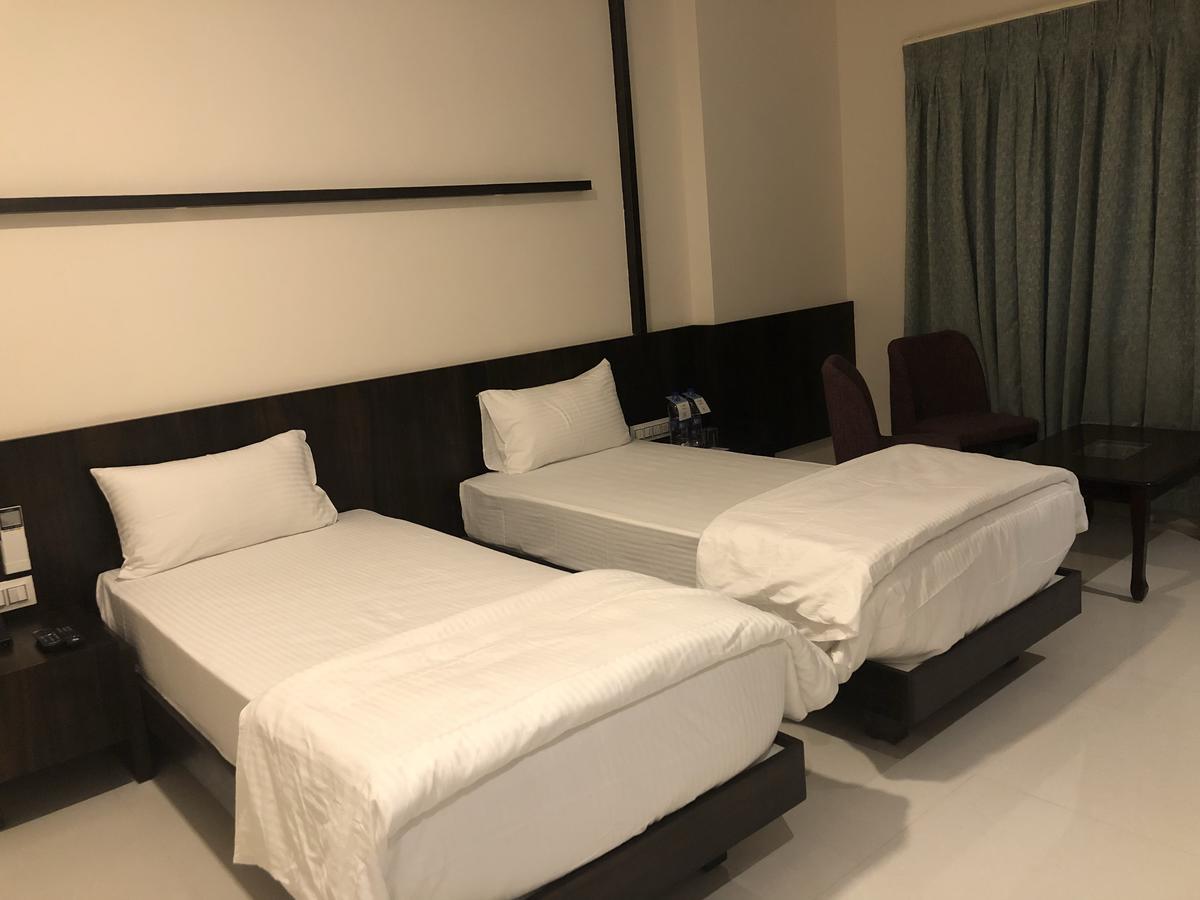Kyriad Hotel Vijayapura By Othpl Bijapur  Ngoại thất bức ảnh