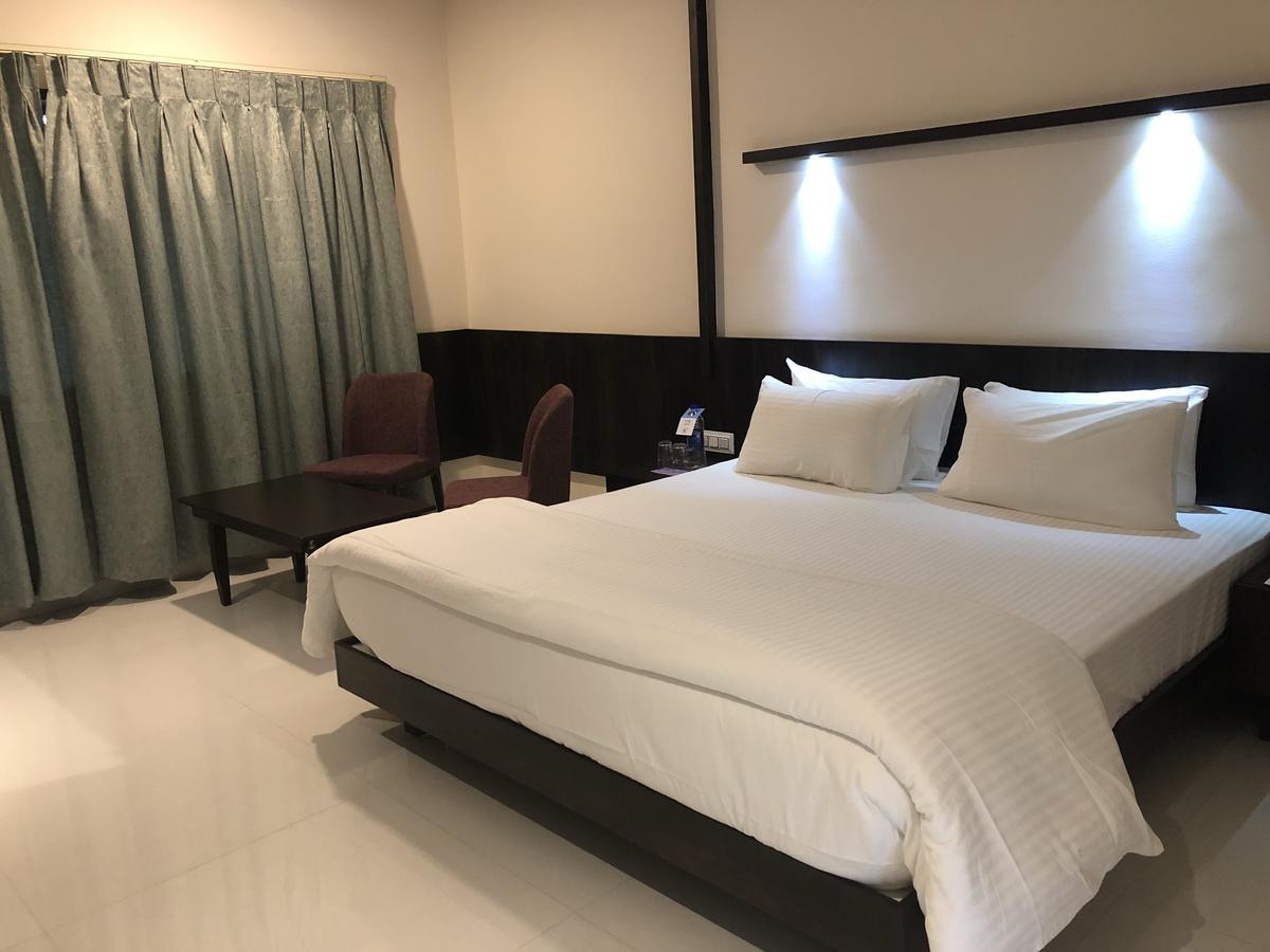 Kyriad Hotel Vijayapura By Othpl Bijapur  Ngoại thất bức ảnh