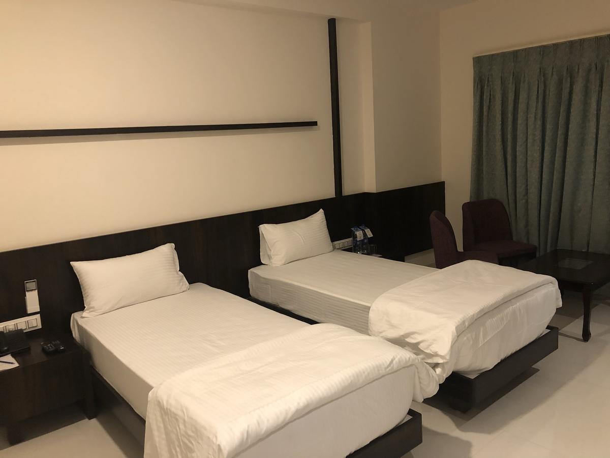 Kyriad Hotel Vijayapura By Othpl Bijapur  Ngoại thất bức ảnh