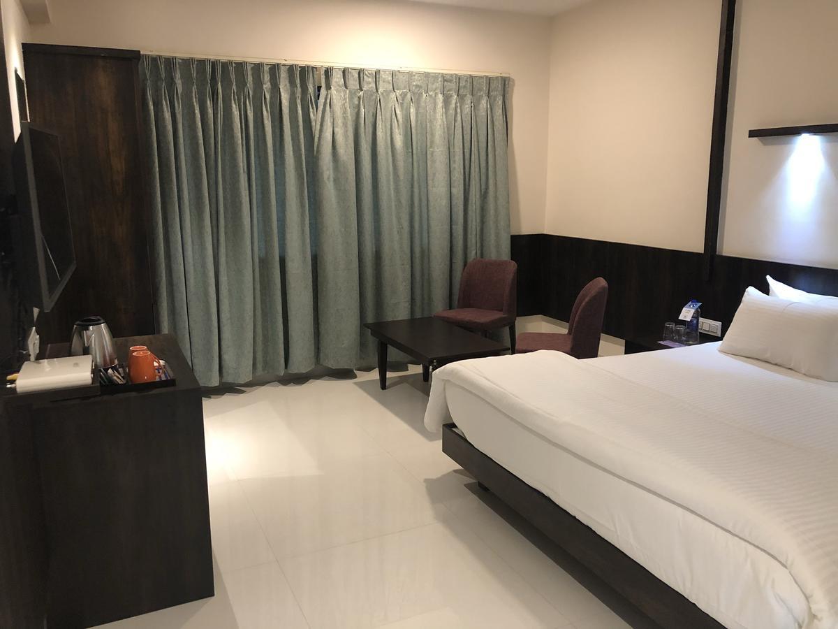 Kyriad Hotel Vijayapura By Othpl Bijapur  Ngoại thất bức ảnh