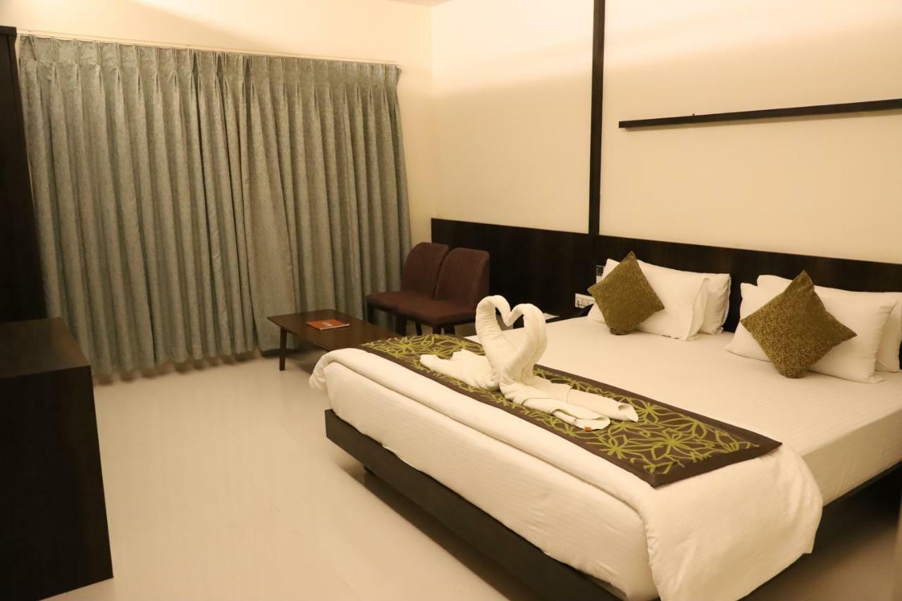 Kyriad Hotel Vijayapura By Othpl Bijapur  Ngoại thất bức ảnh