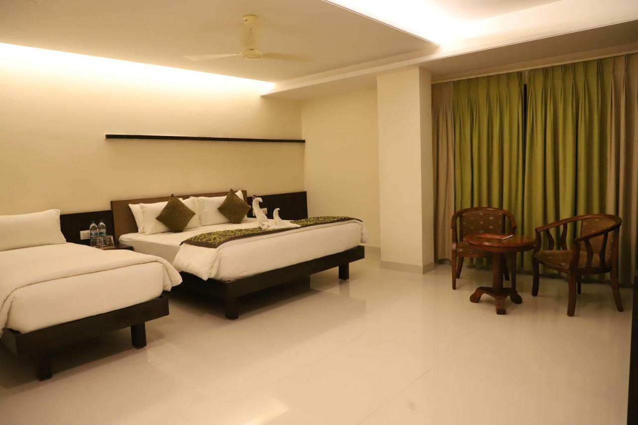 Kyriad Hotel Vijayapura By Othpl Bijapur  Ngoại thất bức ảnh