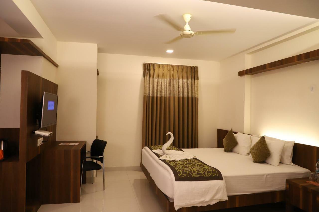 Kyriad Hotel Vijayapura By Othpl Bijapur  Ngoại thất bức ảnh